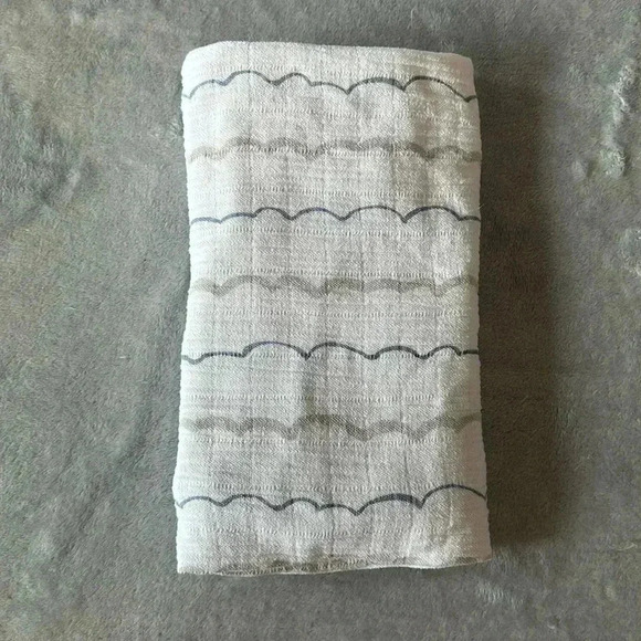 Aden + Anais  - 100% cotton muslin swaddle blanket - Picture 1 of 3